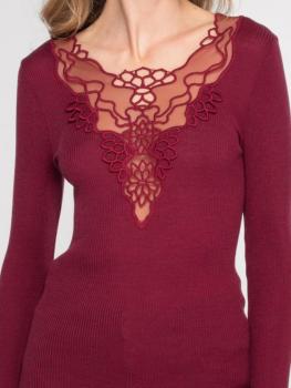 Pull col arrondi avec broderie sur tulle