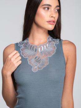 Top encolure ronde en tulle brodé bicolore